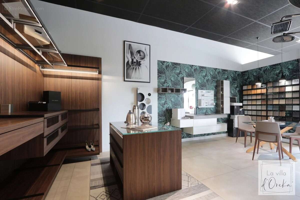 Commerce à PARENTIS-EN-BORN