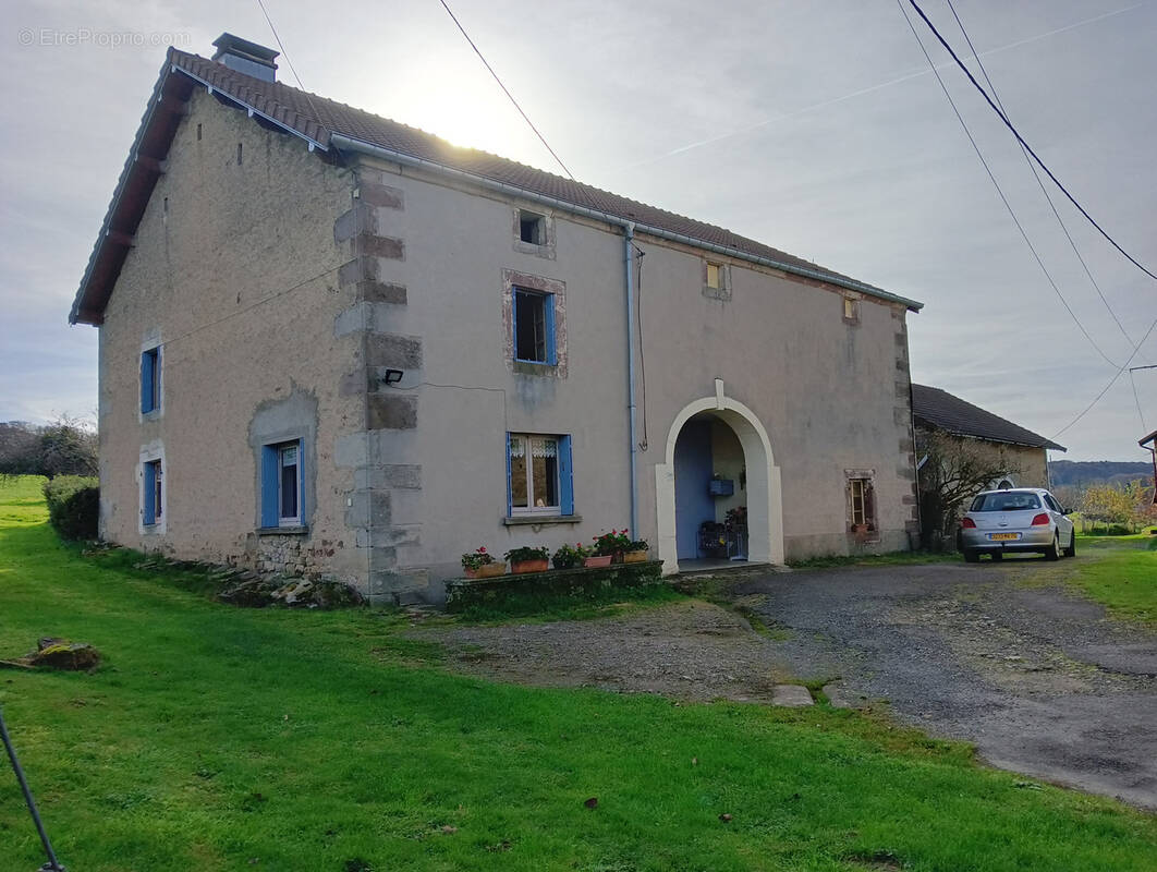 Maison à FOUGEROLLES