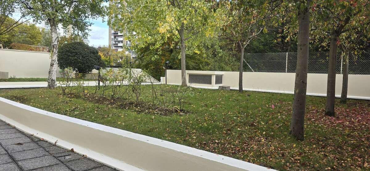 Commerce à LES LILAS