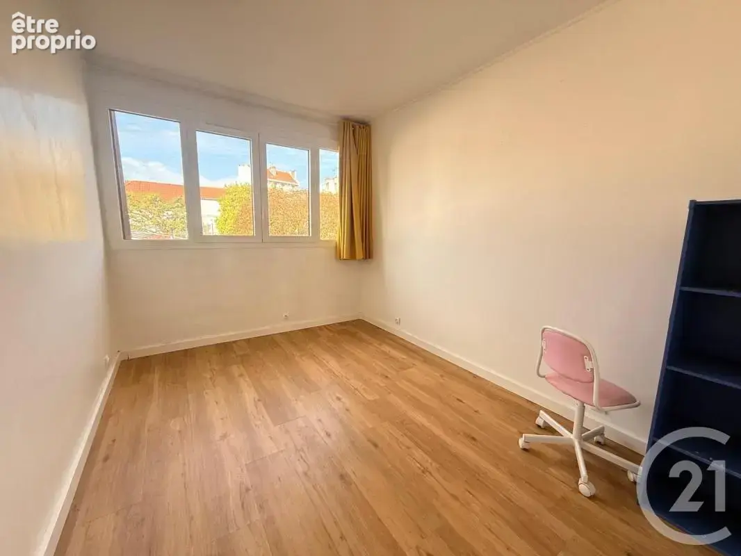 Appartement 4 pièces 70 m² à vendre à Fontenay-Sous-Bois (94120) - photo 7