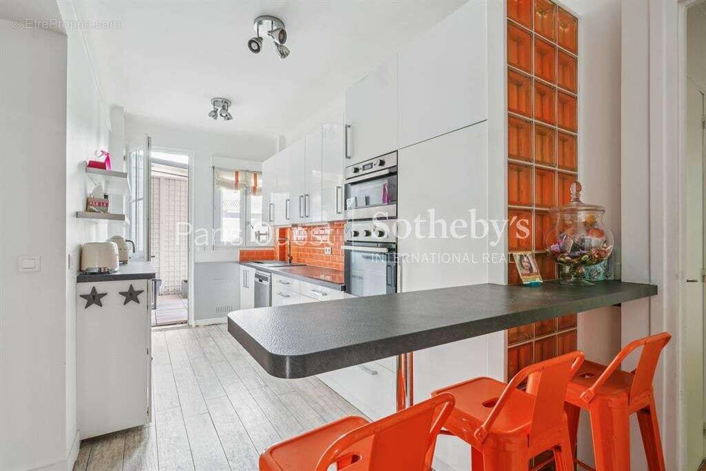 Appartement à NEUILLY-SUR-SEINE