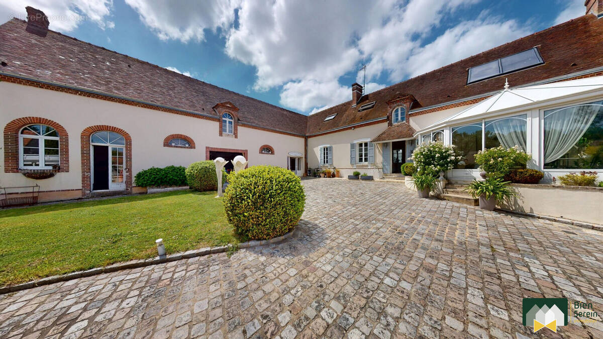 Maison à SAINT-PREST