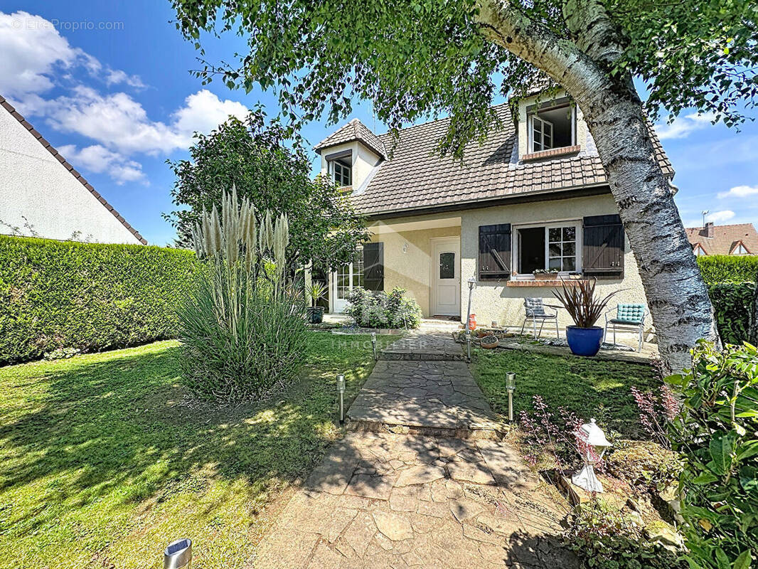 Maison à CHAUMONTEL