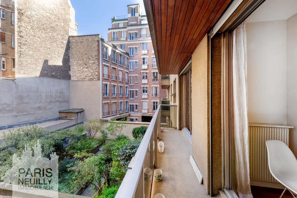 Appartement à PARIS-17E