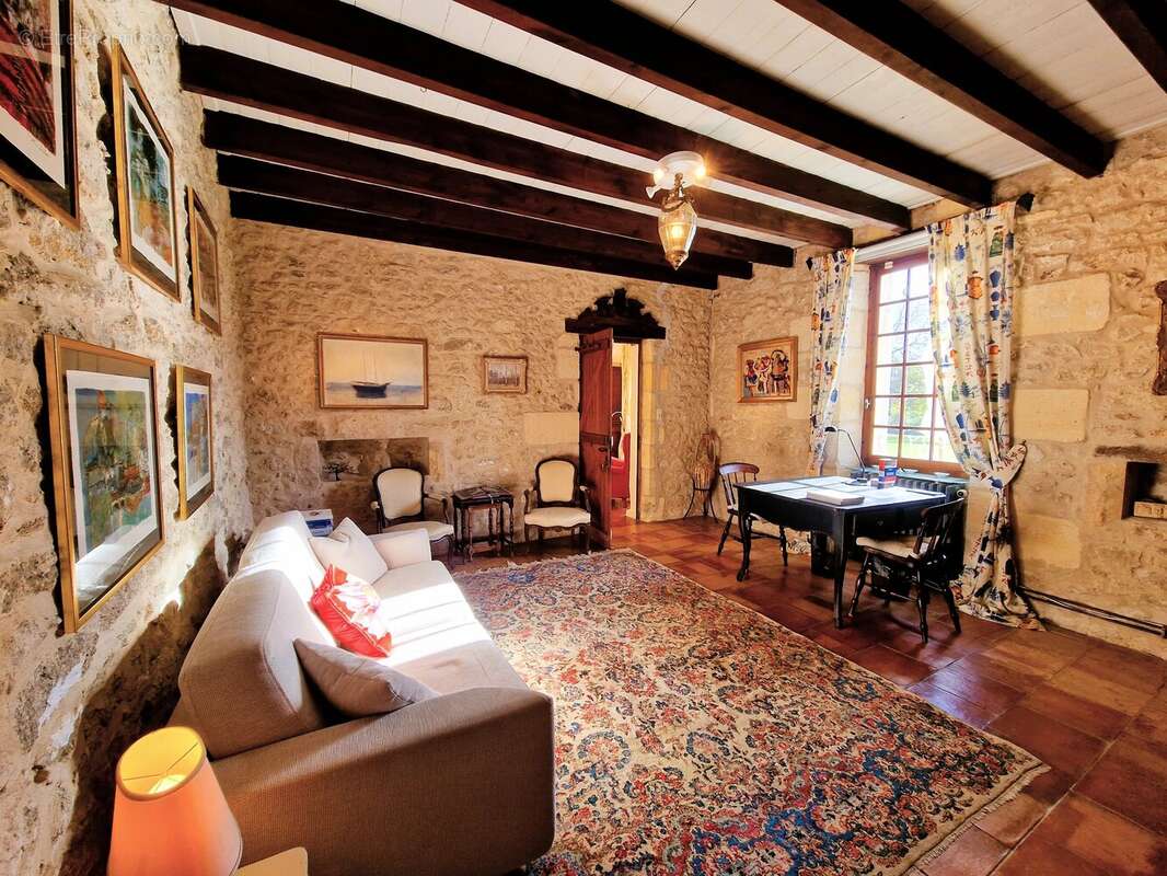Superbe domaine de campagne avec trois habitations, piscine et court de tennis à seulement vingt minutes de Saint-Émilion - photo 8