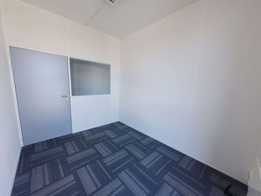 Commerce à SAINT-SEBASTIEN-SUR-LOIRE