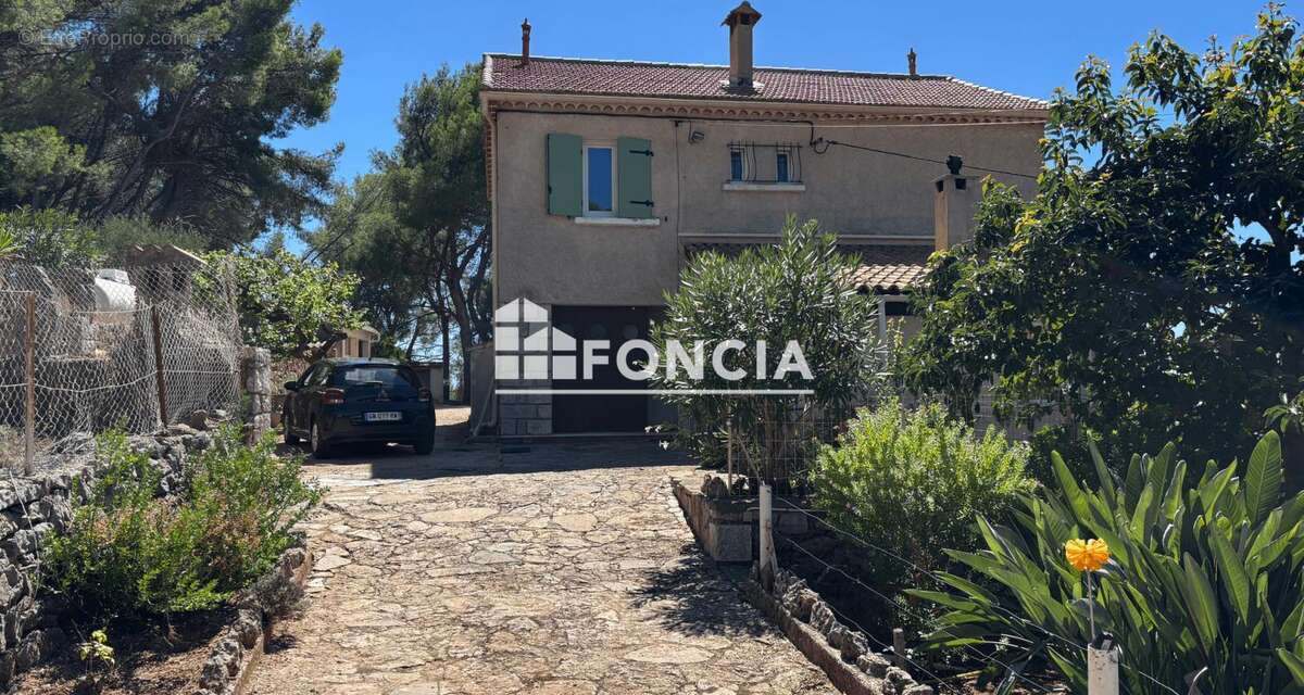 Maison à CARQUEIRANNE