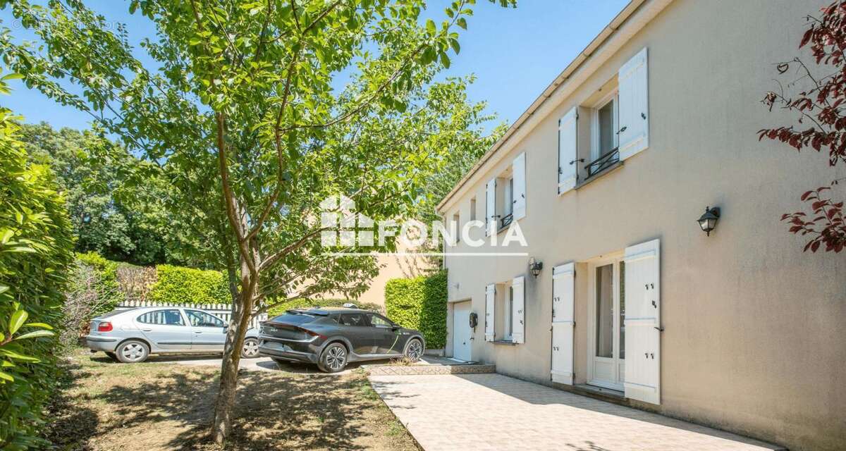 Maison 5 pièces 105 m² à vendre à Juziers (78820) - photo 2