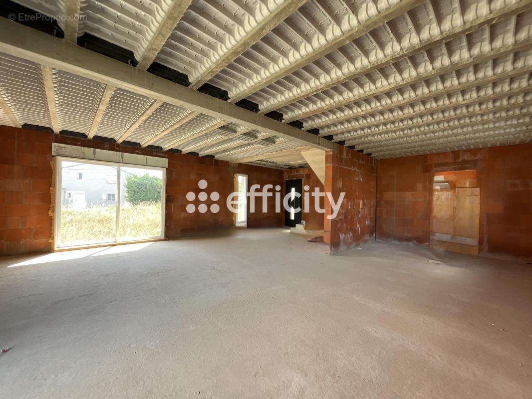 Maison à LAVILLEDIEU