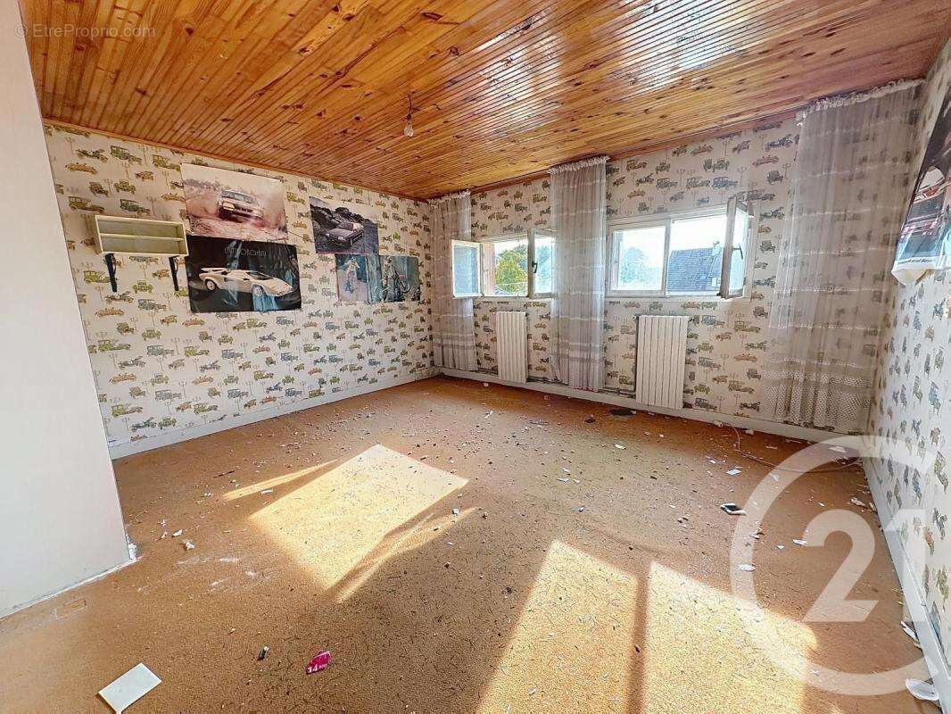 Maison à VERNEUIL-EN-HALATTE