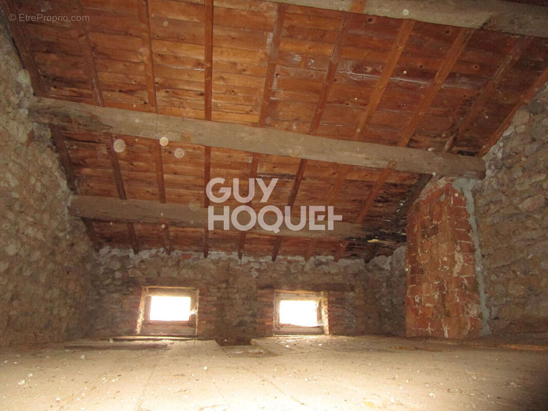 Maison à SAINT-PRIVAT-DU-DRAGON