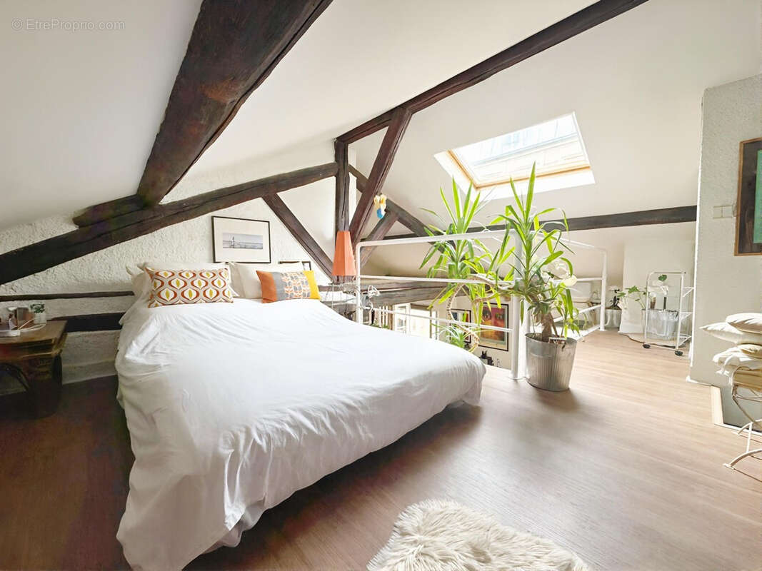 Appartement à PARIS-10E