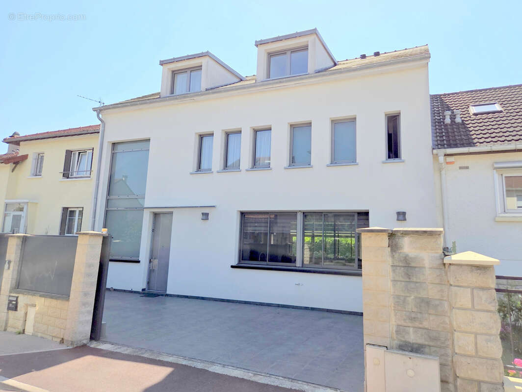Maison à BONNEUIL-SUR-MARNE