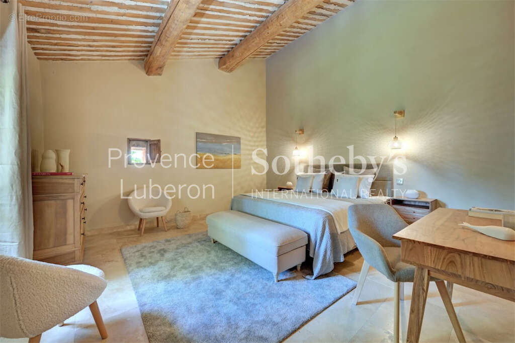 Maison à ROUSSILLON