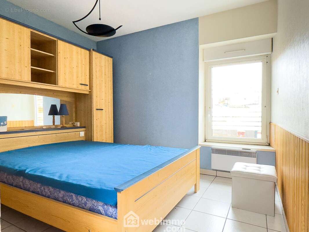 La Chambre est séparée. - Appartement à CHOLET