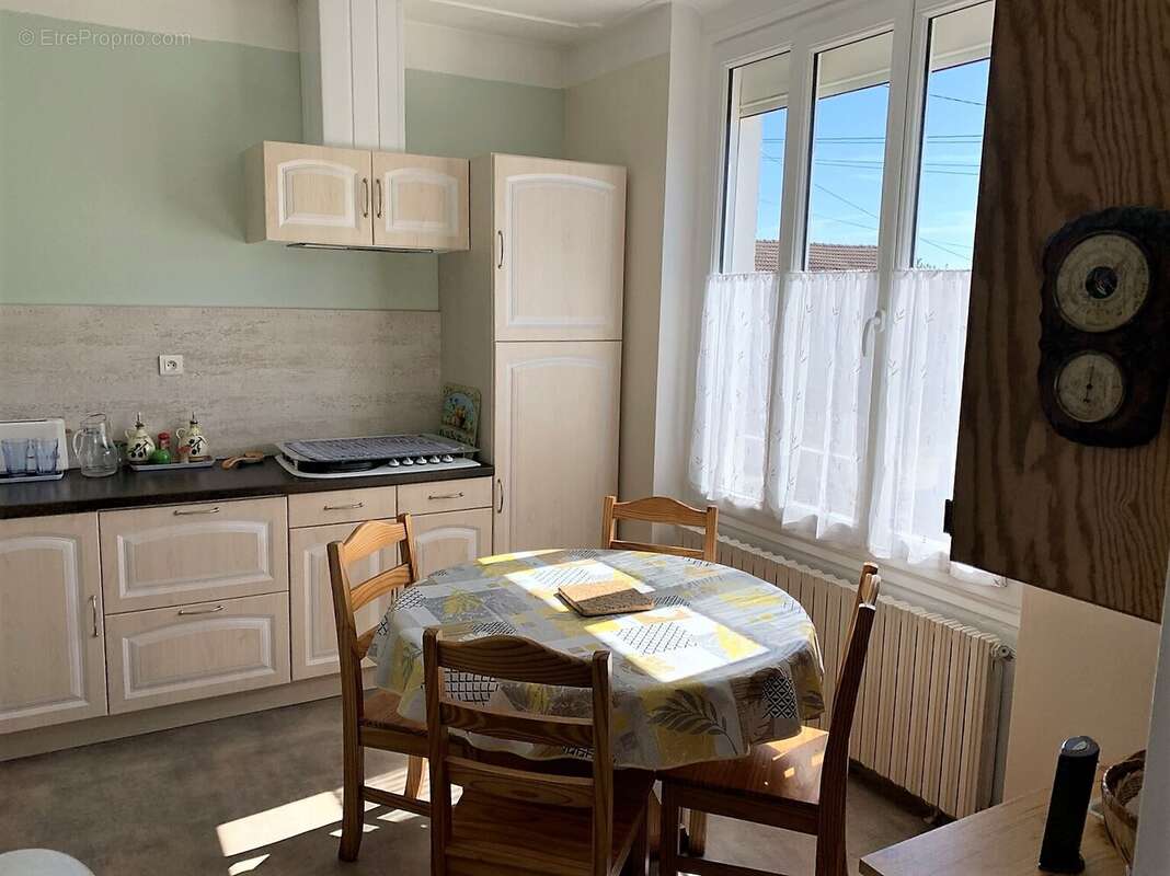 Maison à TERRASSON-LAVILLEDIEU
