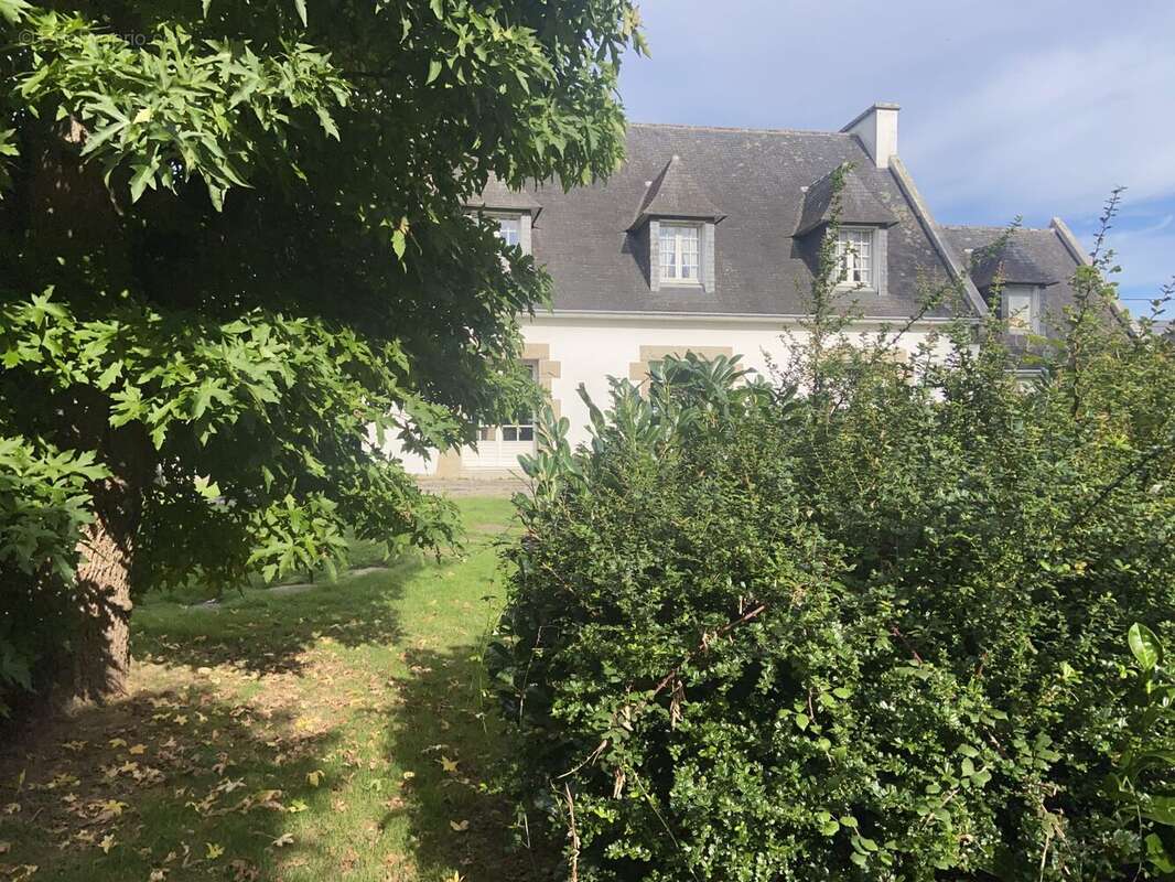 Maison à CARHAIX-PLOUGUER