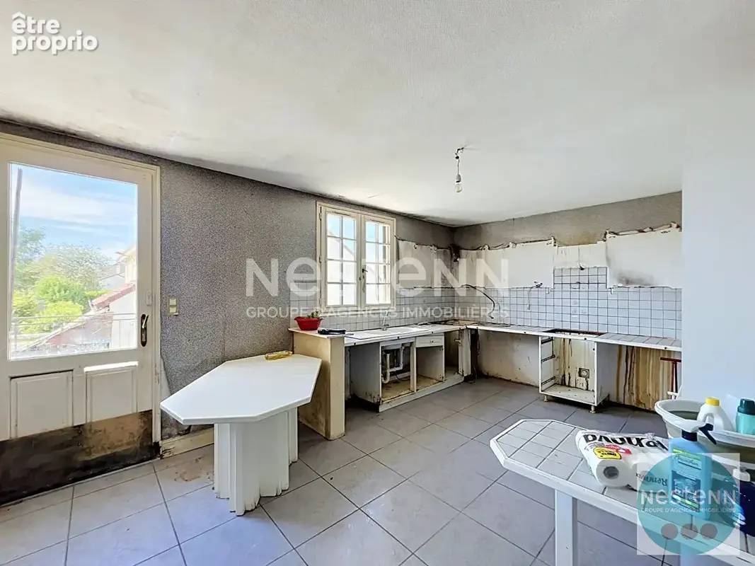GROS POTENTIEL AUX PORTES DE BLOIS ? Maison à rénover, grands volumes et multiples possibilités ! - photo 3