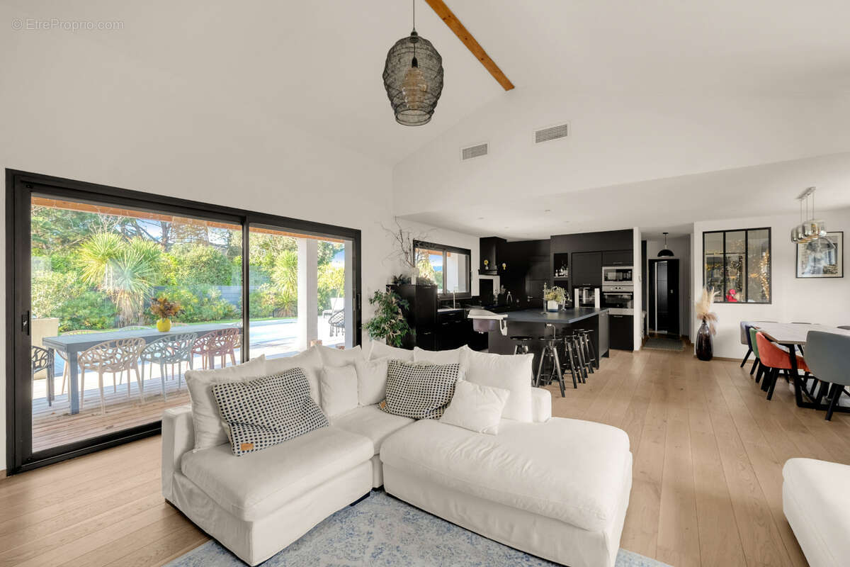 Maison à SAINTE-FOY-D&#039;AIGREFEUILLE