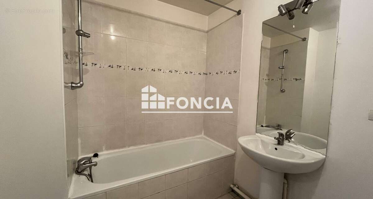 Appartement à MARSEILLE-4E