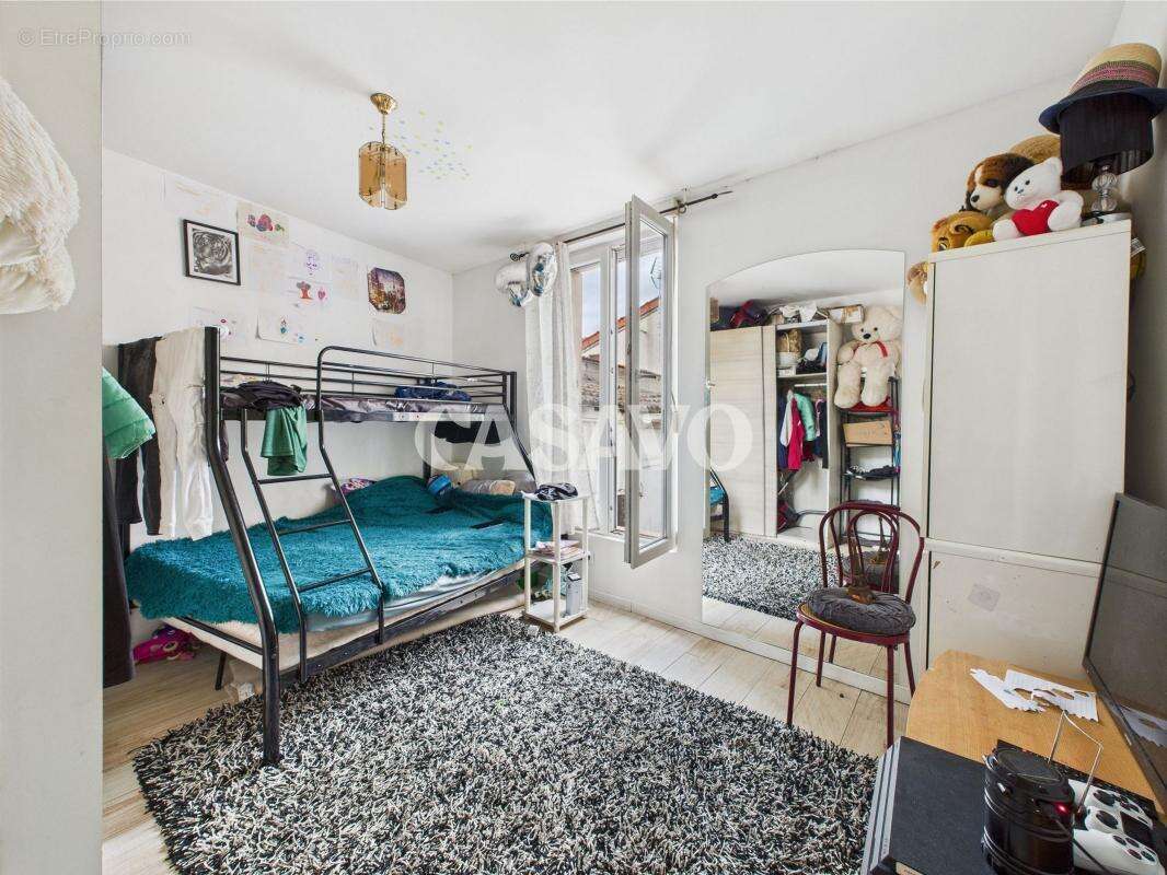 Appartement à VILLETANEUSE