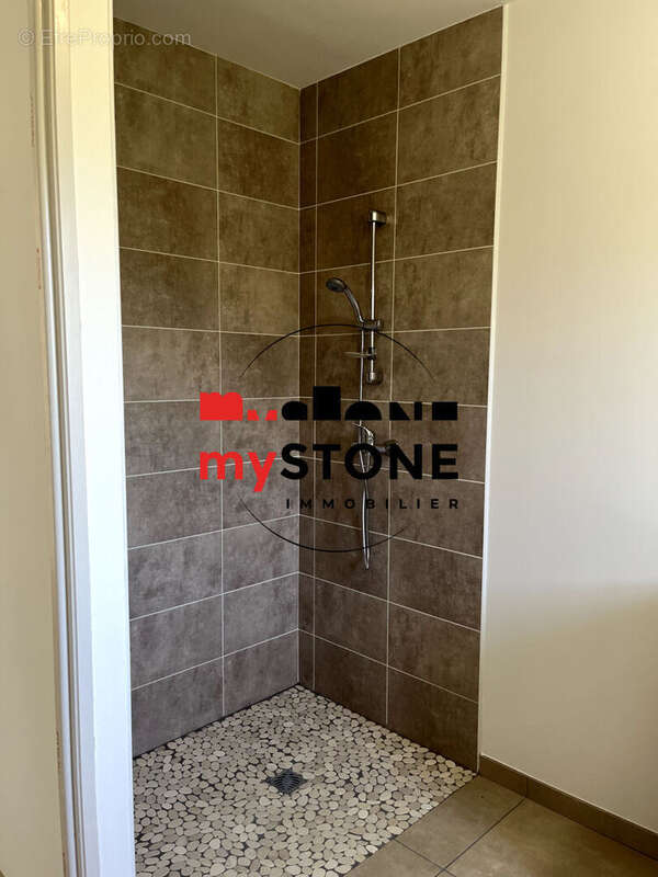 Maison à VARENNES-LES-MACON