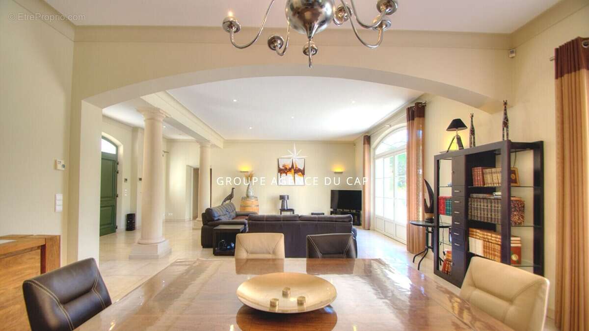 Villa 270m² entierement de plain pied  domaine prive puget sur argens - photo 4