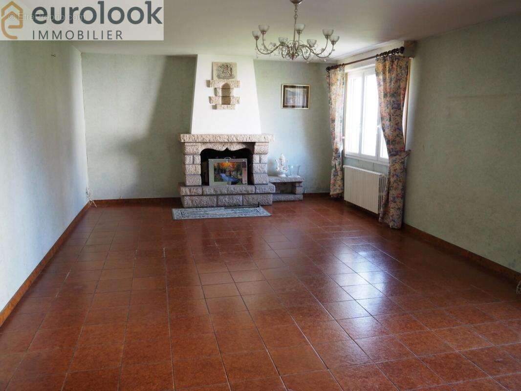 Maison à SAINT-MARCEL