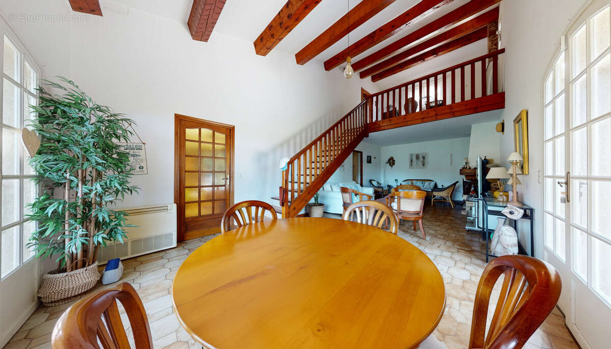 Maison à LES ISSAMBRES