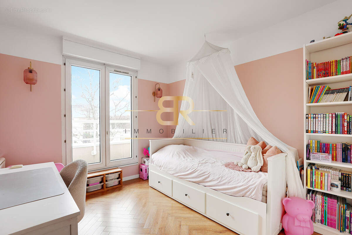 Appartement à LEVALLOIS-PERRET