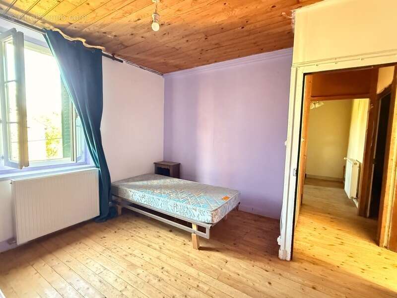 Maison à LA CELLE-DUNOISE