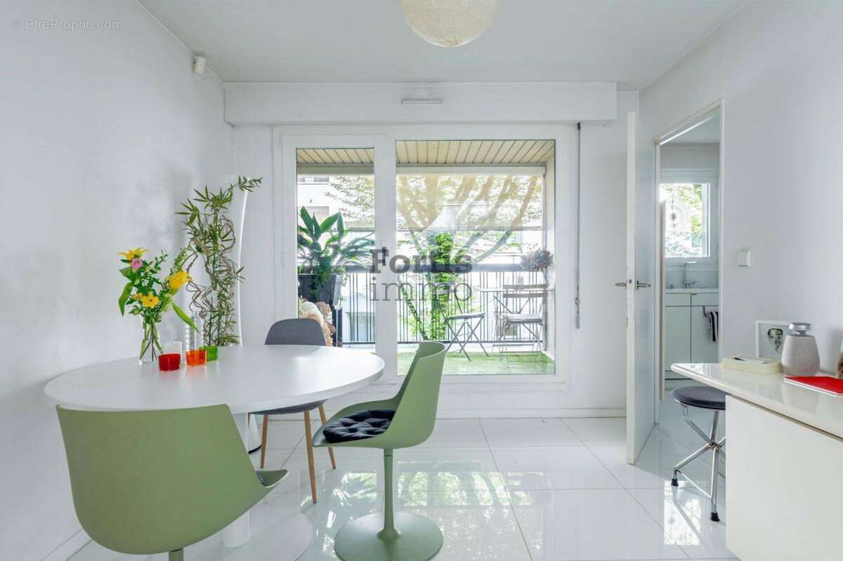 Appartement à PARIS-20E