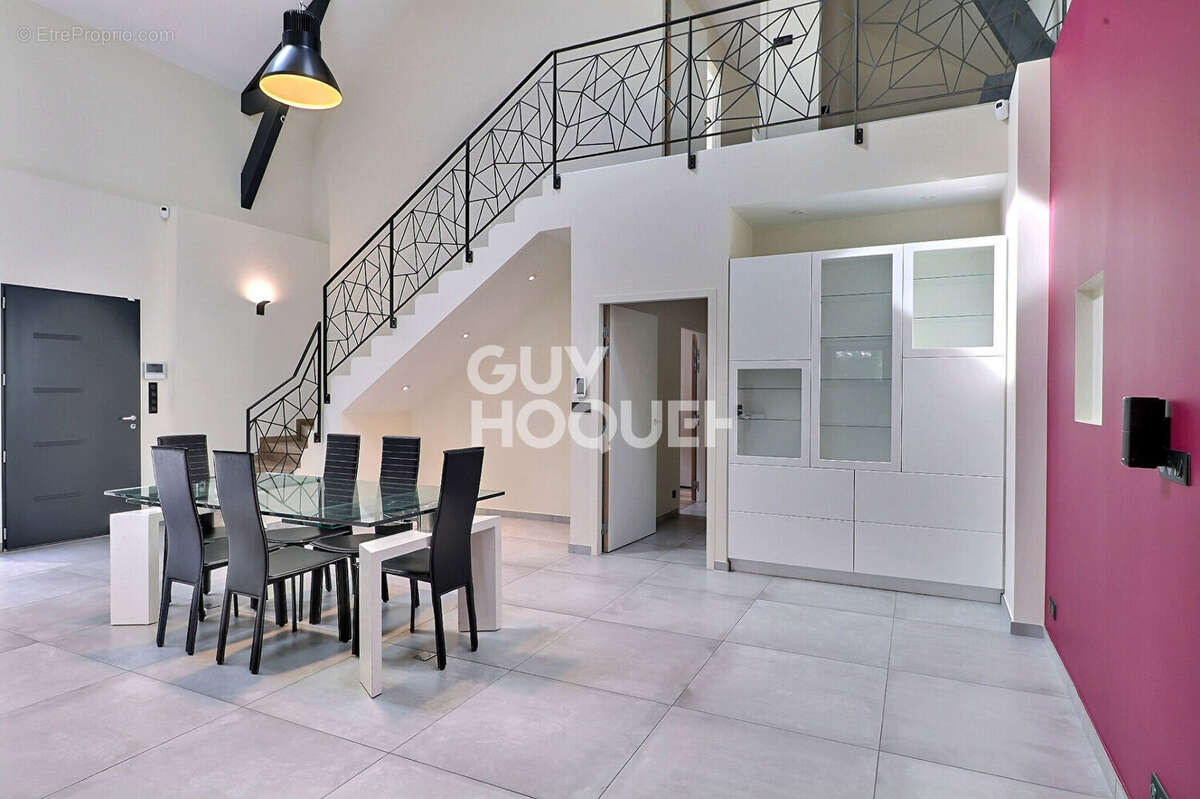 Maison à CHALLES-LES-EAUX