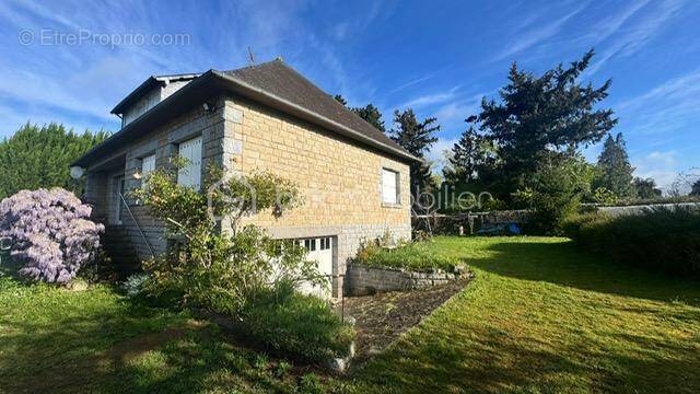 Maison à LE HINGLE
