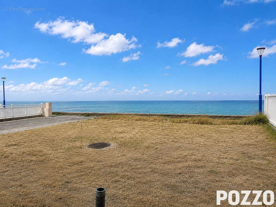 Maison Hauteville Sur Mer 5 pièce(s) 106 m2 - Front de mer. - photo 12