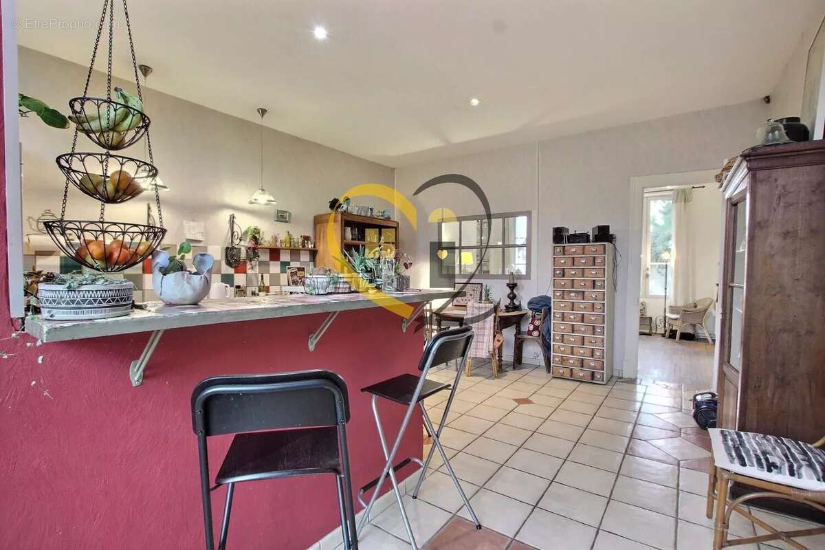 Maison à LA CHAPELLE-D&#039;ANGILLON