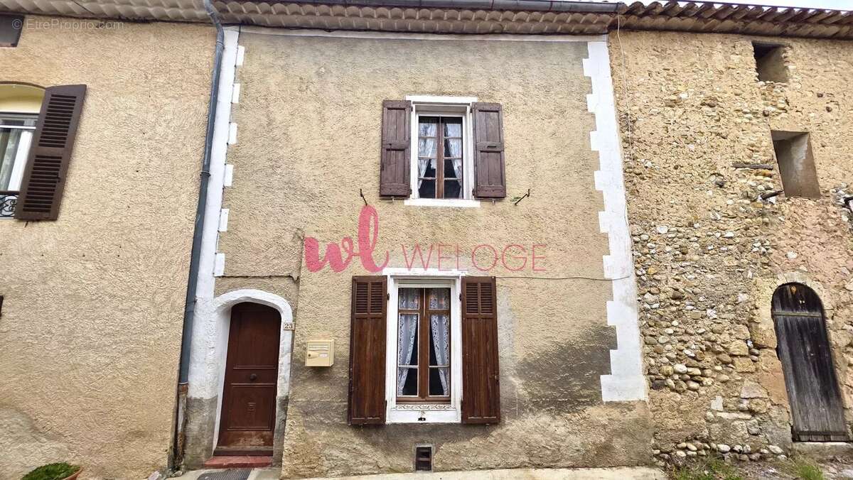 Maison à ALLEMAGNE-EN-PROVENCE