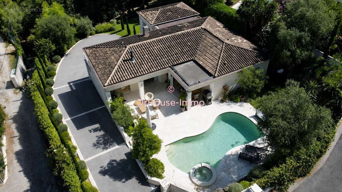 Maison 205 m² à Mouans-Sartoux  - photo 19