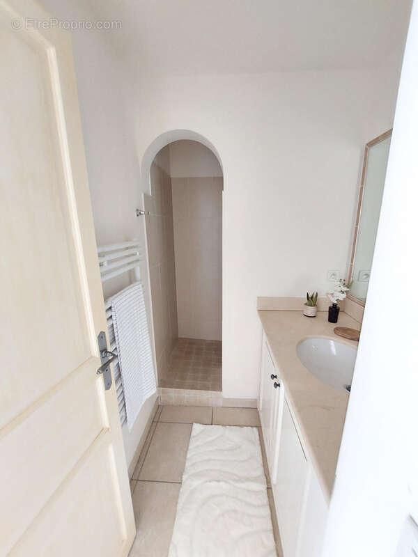 Appartement à LA MOTTE