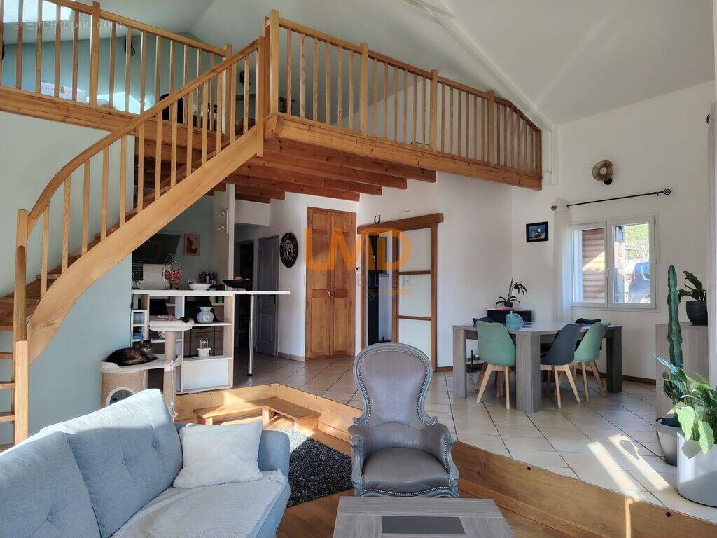 Maison à VILLEFRANCHE-DE-ROUERGUE