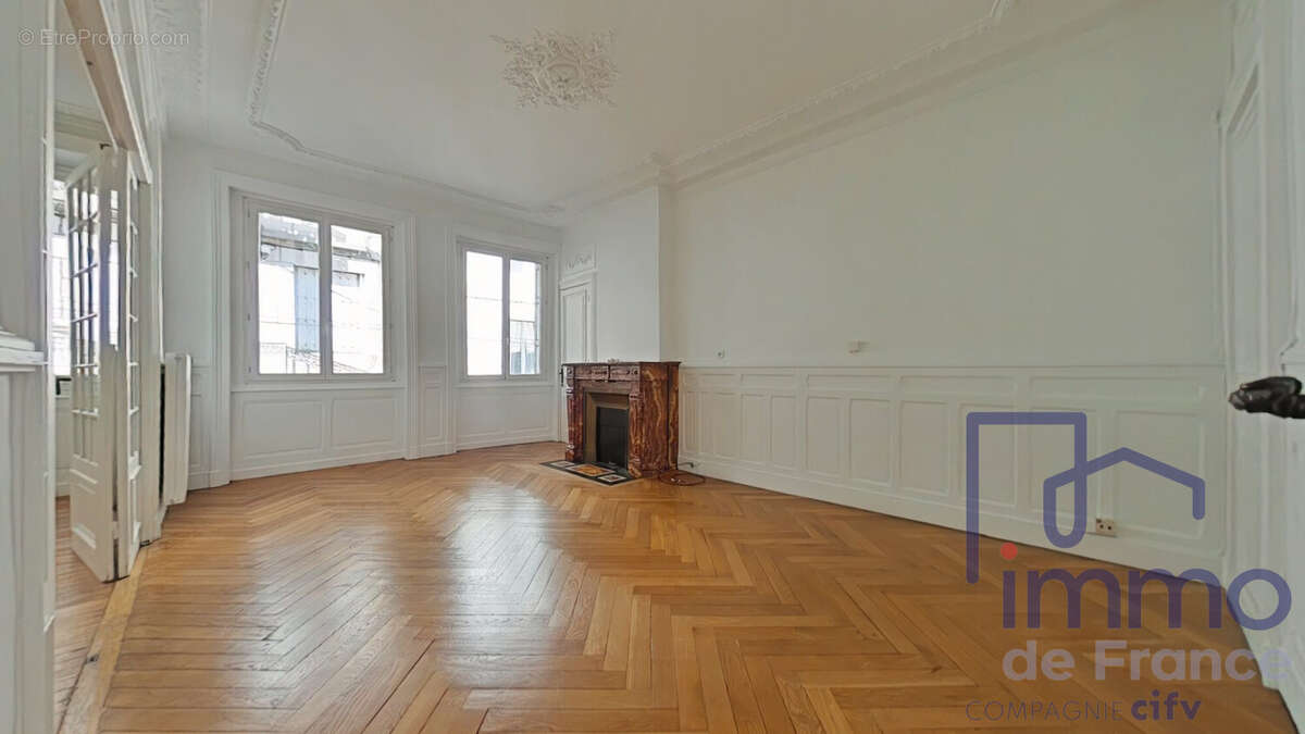 Appartement à SAINT-ETIENNE