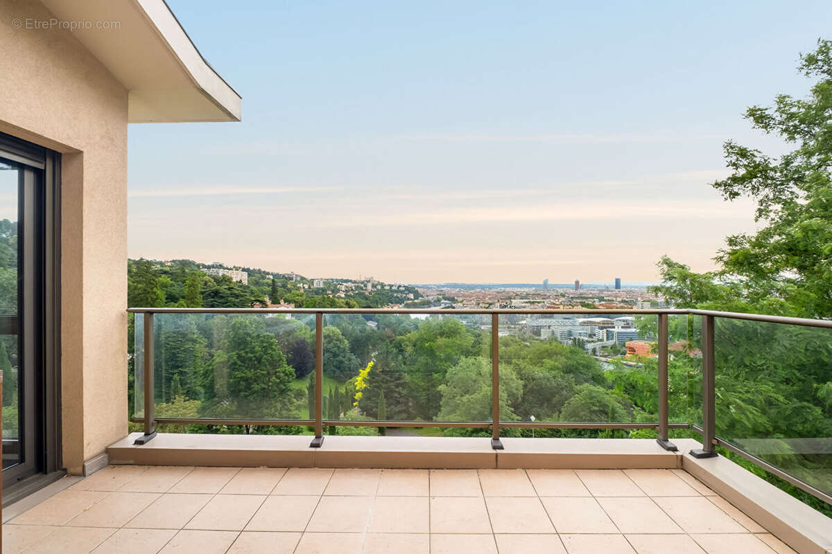 Appartement à SAINTE-FOY-LES-LYON