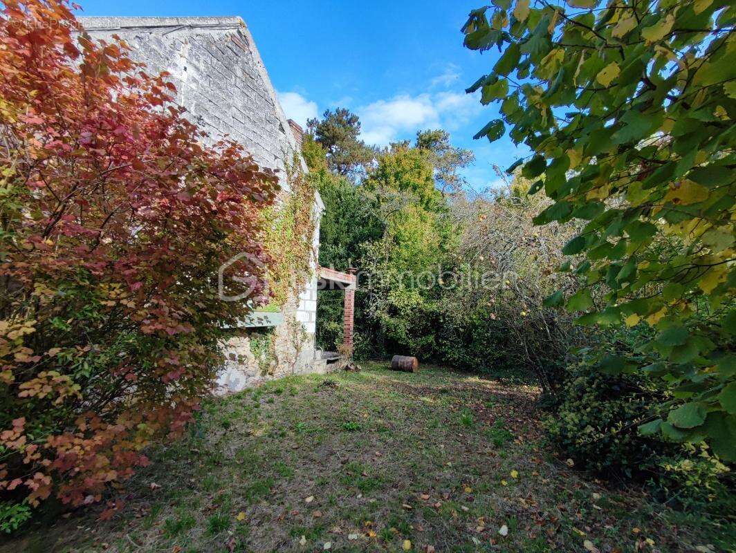 Maison à THORIGNY-SUR-OREUSE