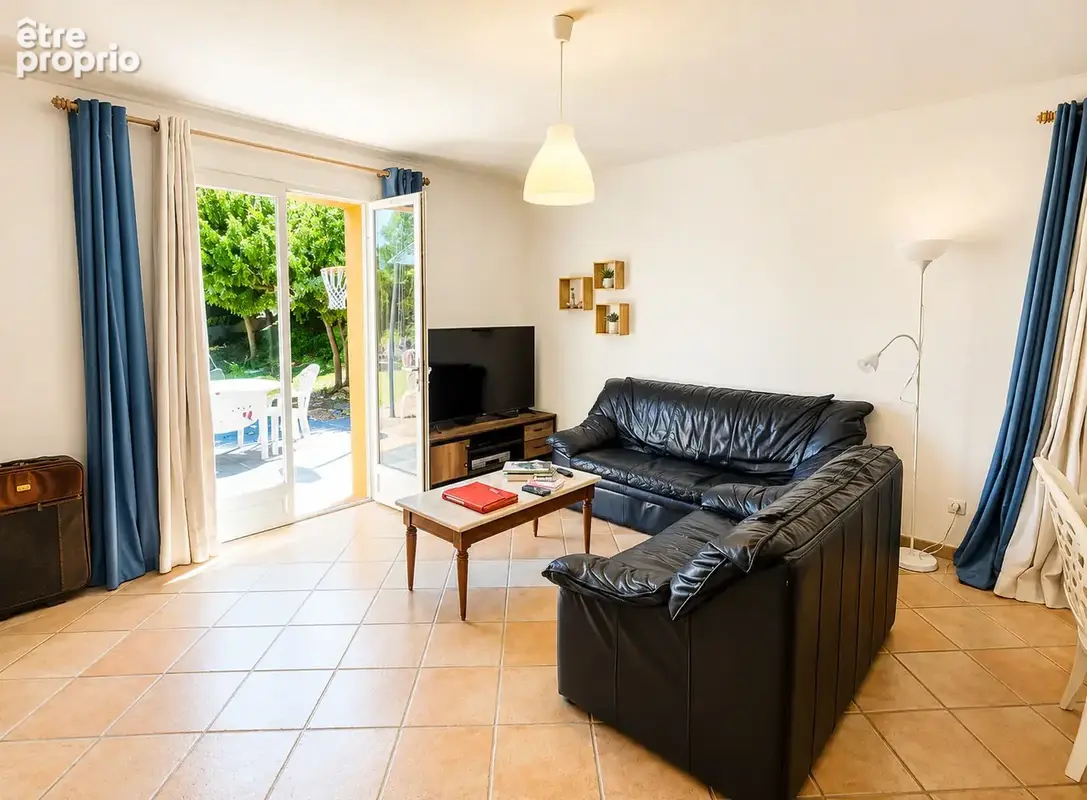 Maison T4 - 3 chambres avec Terrain de 684 m2 à Rougier 83170 - photo 2