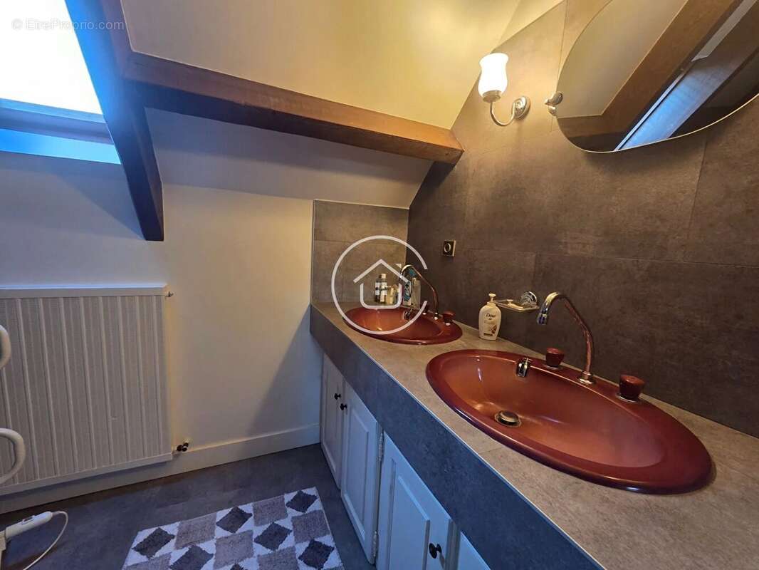 Maison à SAINT-GERVAIS-LA-FORET