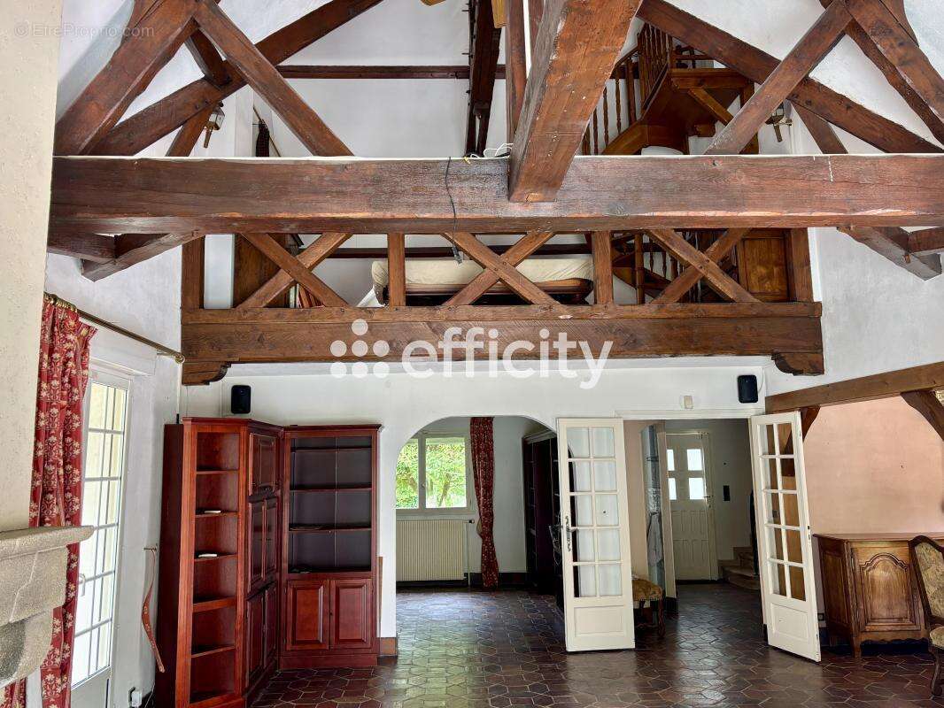 Maison à SAINT-CHERON