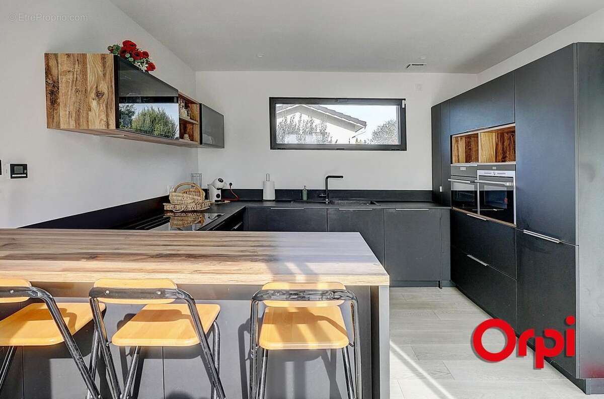 Maison à FONTAINES-SAINT-MARTIN