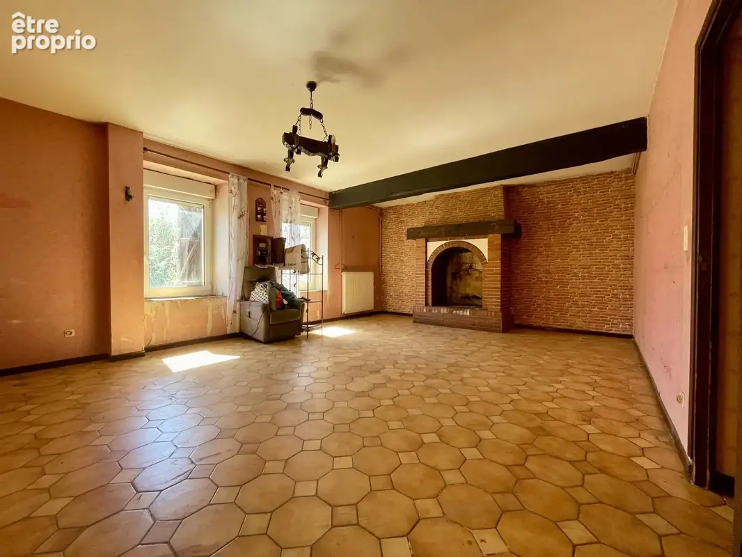 Maison avec 5 chambres et terrain de 1400m2 - photo 4