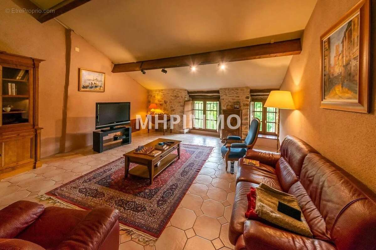 Maison à LES CABANNES