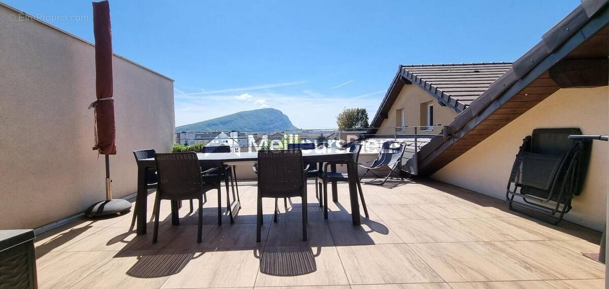 Appartement à VILLE-LA-GRAND
